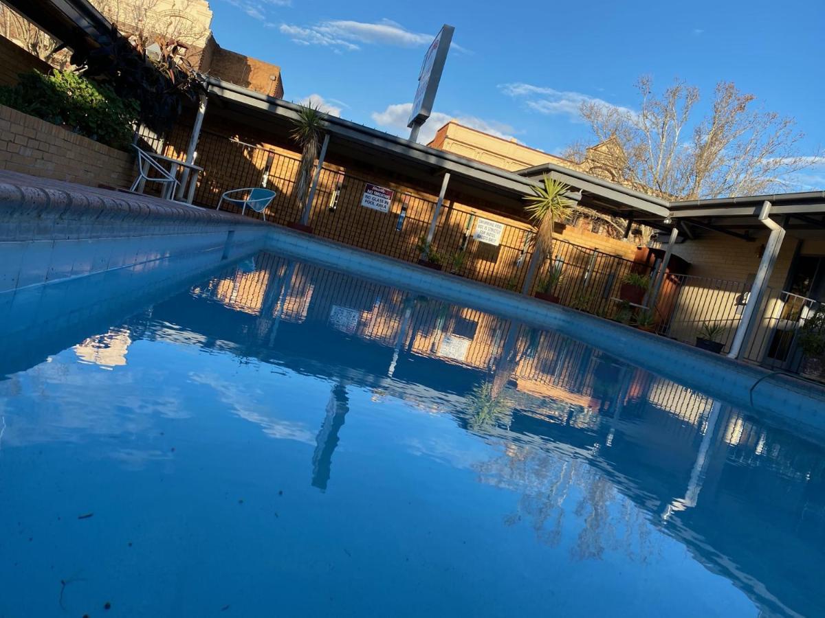 Gateway Motor Inn Narrandera Εξωτερικό φωτογραφία
